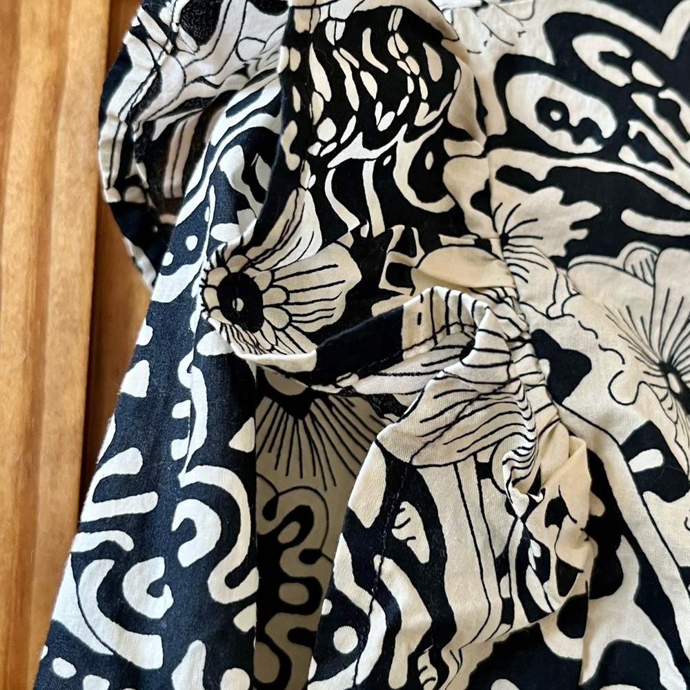 Umgee Monochrome Floral Top - Picture 8 of 14